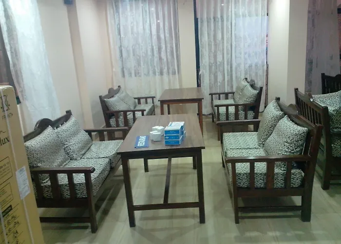 Famous House Hostel