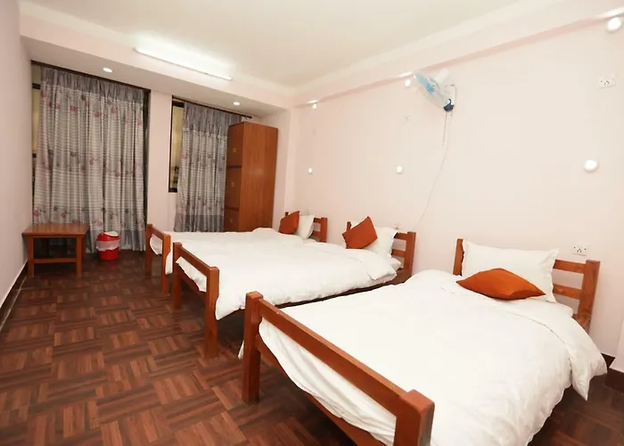Famous House Hostel