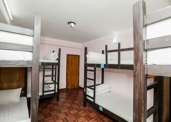 Famous House Hostel