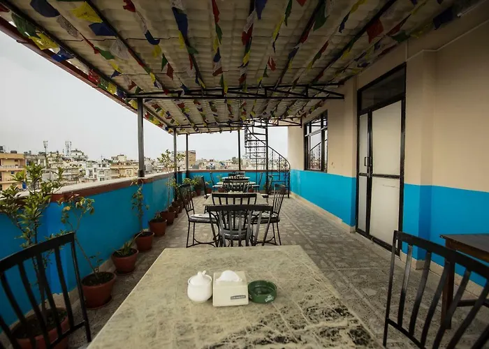 Famous House Hostel